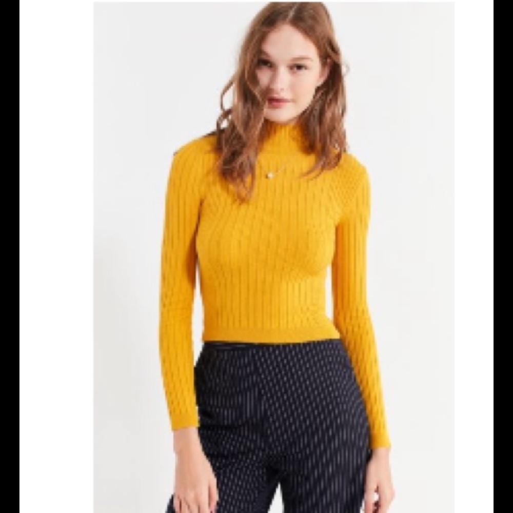 Rubbed mock neck sweater